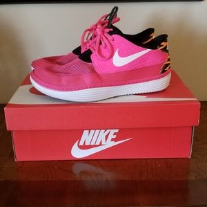 Nike solar soft moccasin size 7 womens